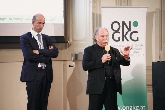 Die beiden Referenten von Plenum 1 stellen sich den Publikumsfragen